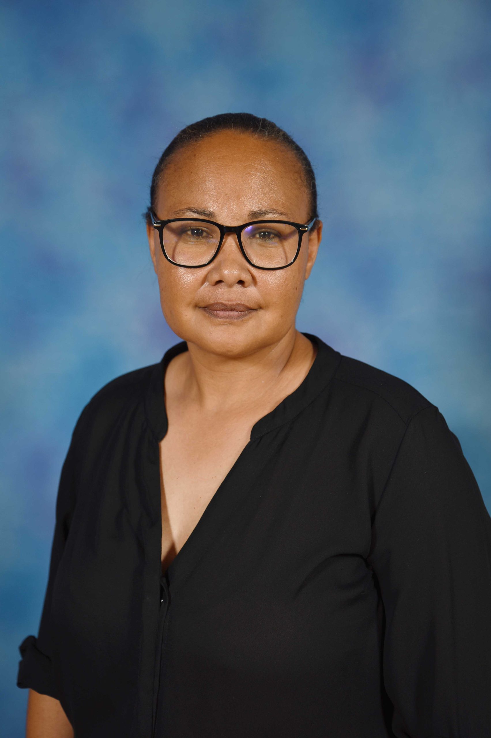 Ms L Nicholson